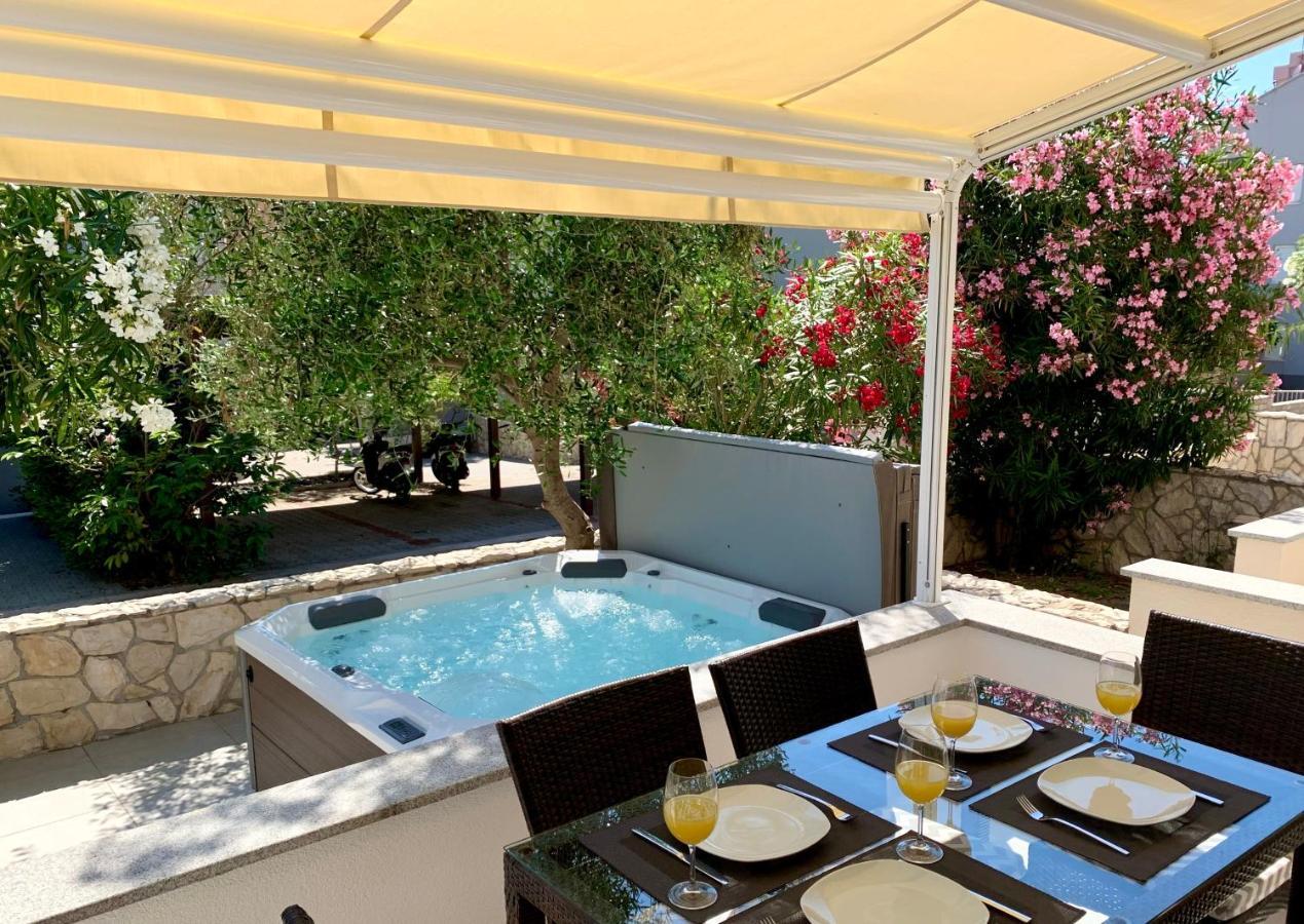 Fantasy Classic Maisonette II โนวาลยา ภายนอก รูปภาพ